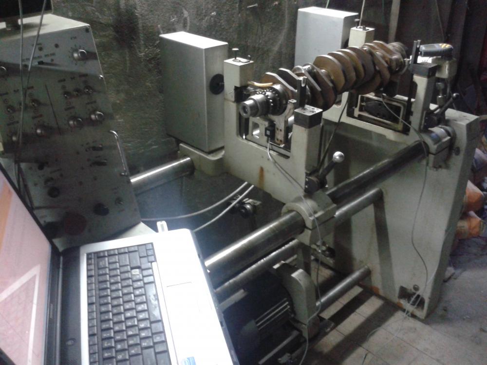 Modernizacja starszego stojaka Schenck za pomocą Balanset-1A OEM do wyważania wału korbowego.